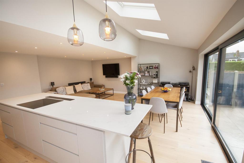 Open Plan Kitchen, Diner and Lounge