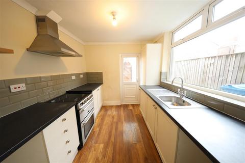 2 bedroom terraced house for sale, Thoresby Street, Hull