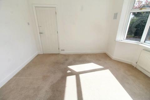 2 bedroom detached house to rent, Bye Pass Road, Beeston, Nottingham, NG9 5HL