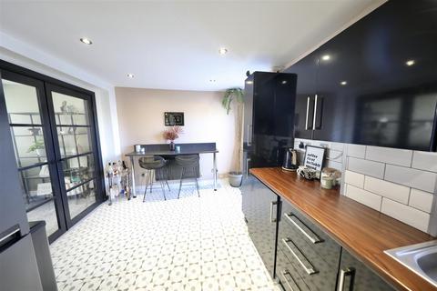 2 bedroom terraced house for sale, Welwyn Park Drive, Hull