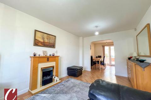 3 bedroom end of terrace house for sale, Waggestaff Drive, Nuneaton
