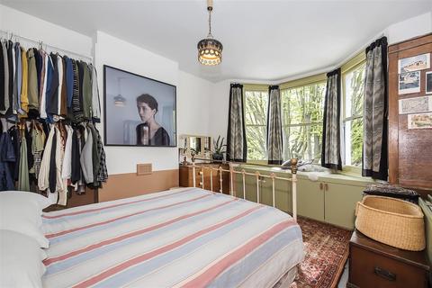 3 bedroom flat for sale, Lawton Road, London E10