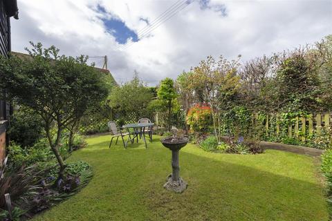 3 bedroom semi-detached house for sale, Hale Street, East Peckham, Tonbridge