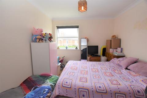 2 bedroom flat to rent, Westbourne Court, 158 Wilson Road