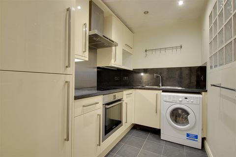 2 bedroom apartment to rent, Kingfisher Drive, Apsley