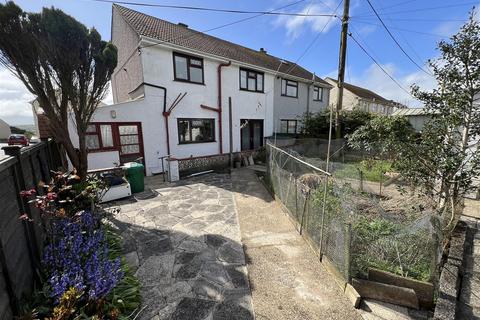 3 bedroom end of terrace house for sale, 10 Brynawelon, Stop And Call, Goodwick