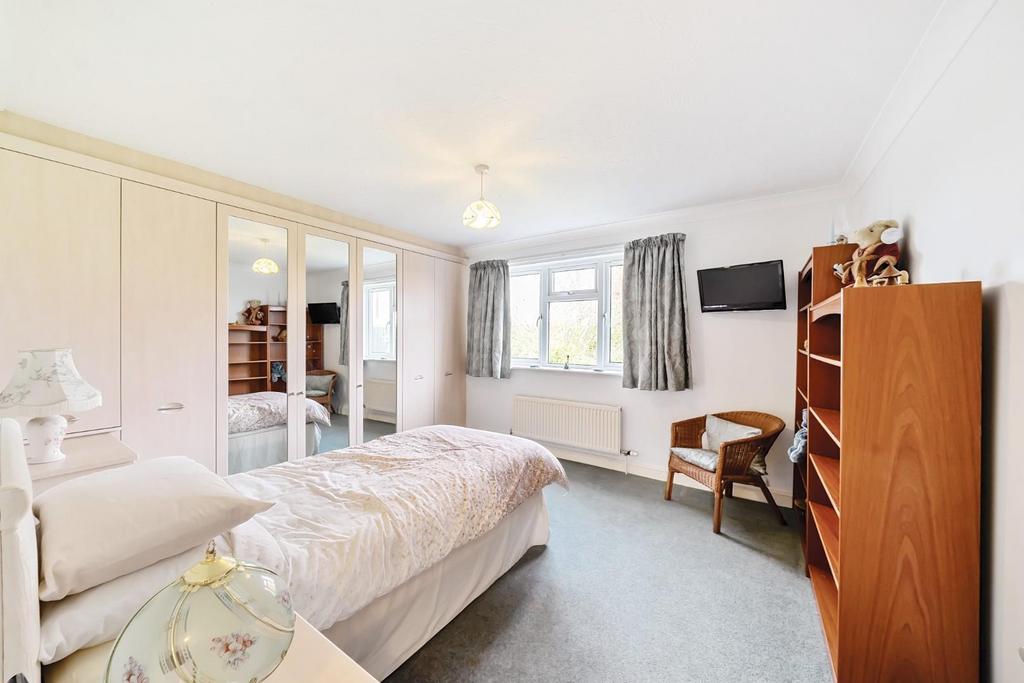 MASTER BEDROOM.jpg
