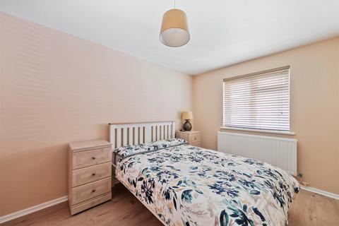 2 bedroom flat for sale, Dyne Road, London, NW6