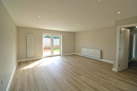 3 bedroom detached bungalow for sale, Lavender Close, Heacham