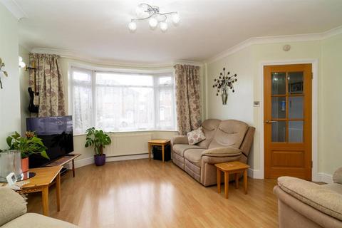 3 bedroom semi-detached house for sale, Featherstone Gardens, Borehamwood WD6