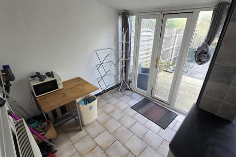 2 bedroom end of terrace house to rent, Sherbourne Crescent, Coventry CV5