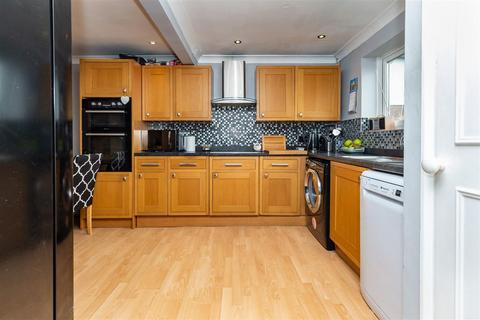 42 Beaconfield Road, Epping, CM16 5AS
