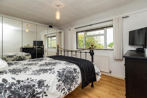 42 Beaconfield Road, Epping, CM16 5AS