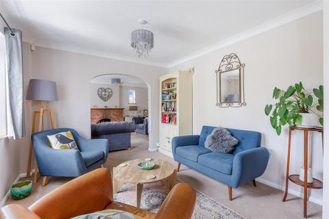 Swingletrees Dorking Road, Tadworth, KT20 5SL