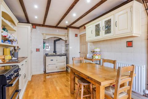 Swingletrees Dorking Road, Tadworth, KT20 5SL