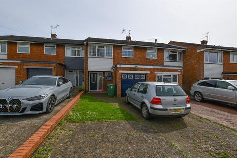 3 bedroom terraced house for sale, Floral Drive, London Colney