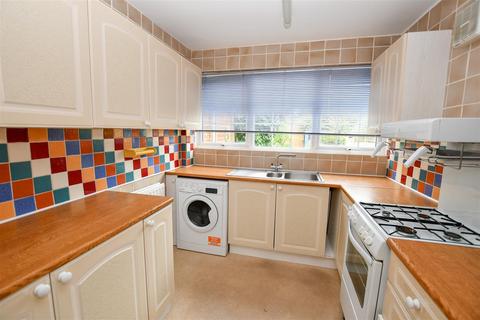 3 bedroom terraced house for sale, Floral Drive, London Colney