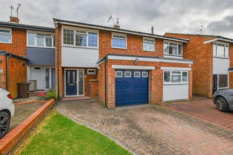 3 bedroom terraced house for sale, Floral Drive, London Colney, AL2