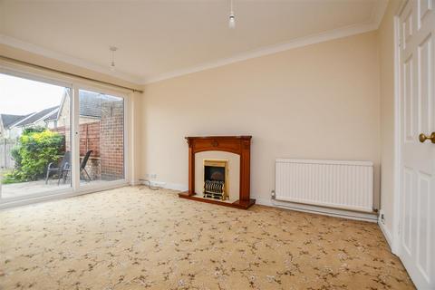 3 bedroom terraced house for sale, Floral Drive, London Colney, AL2