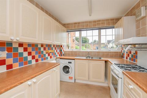 3 bedroom terraced house for sale, Floral Drive, London Colney, AL2