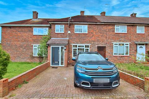 3 bedroom end of terrace house for sale, Catterick Way,Borehamwood