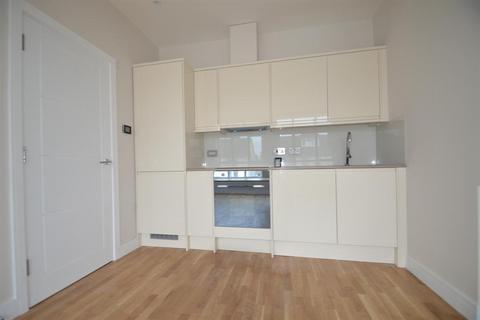1 bedroom apartment to rent, Endsleigh Road, Merstham RH1
