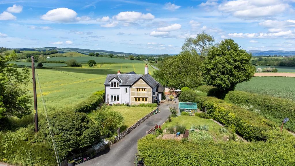 Luston 4 bed detached house for sale £595,000