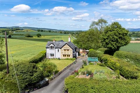 4 bedroom detached house for sale, Luston