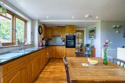 4 bedroom detached house for sale, Luston