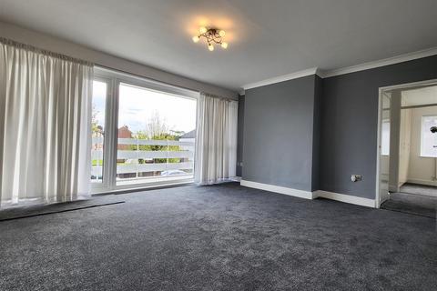 2 bedroom flat to rent, Royston Gardens, Ilford