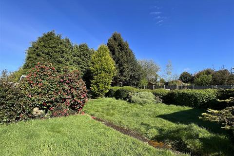 6 Alexander Close, Catshill, Bromsgrove, B61 0PF