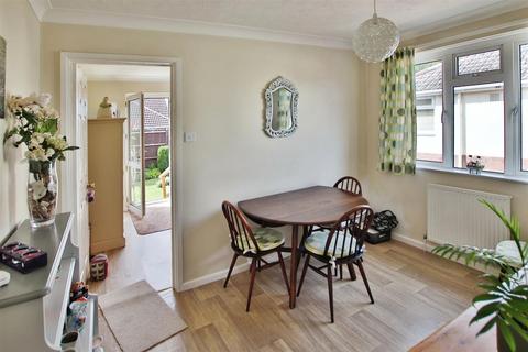 2 bedroom semi-detached bungalow for sale, Cyprus Road, Titchfield Common