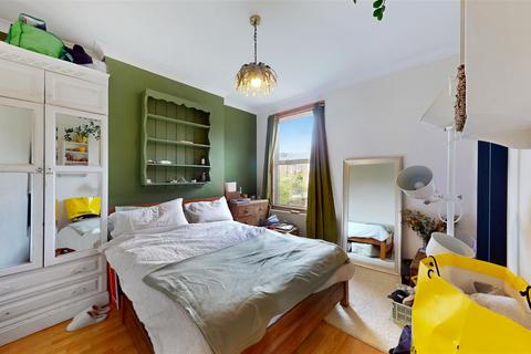 2 bedroom flat for sale, Bathurst Gardens, Kensal Rise, London