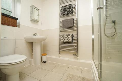 32 Etchingham Drive, St Leonards-on-sea, TN38 9AB