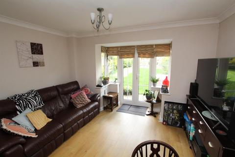 3 bedroom semi-detached house to rent, Riverslea Road, Coventry