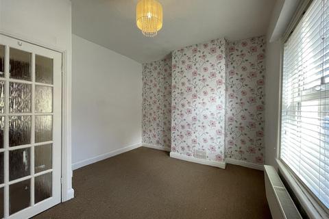 2 bedroom terraced house to rent, Hampton Road, Scarborough YO12