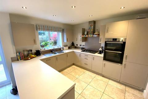 4 bedroom detached house for sale, The Croft, Whitchurch