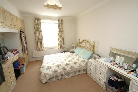 1 bedroom flat for sale, The Close, Salisbury