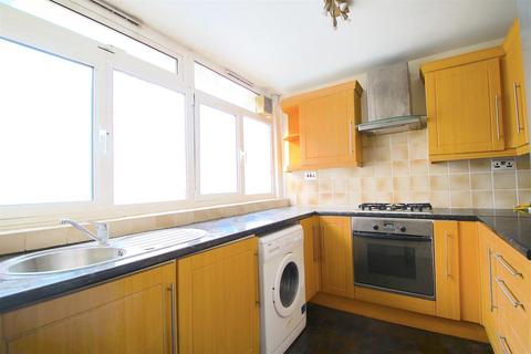 4 bedroom house share to rent, Crowder Street, London E1