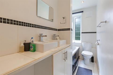 1 bedroom flat for sale, Langham Court, Wyke Road, Raynes Park SW20