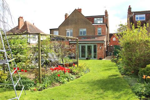 4 bedroom semi-detached house for sale, Southam Street, Kineton, Warwick