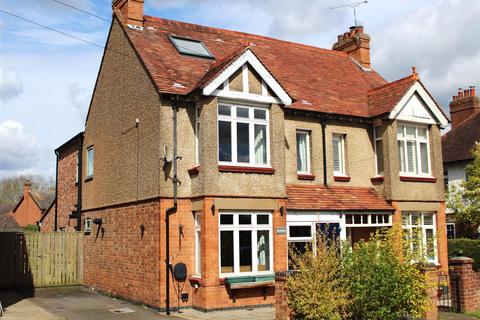 4 bedroom semi-detached house for sale, Southam Street, Kineton, Warwick