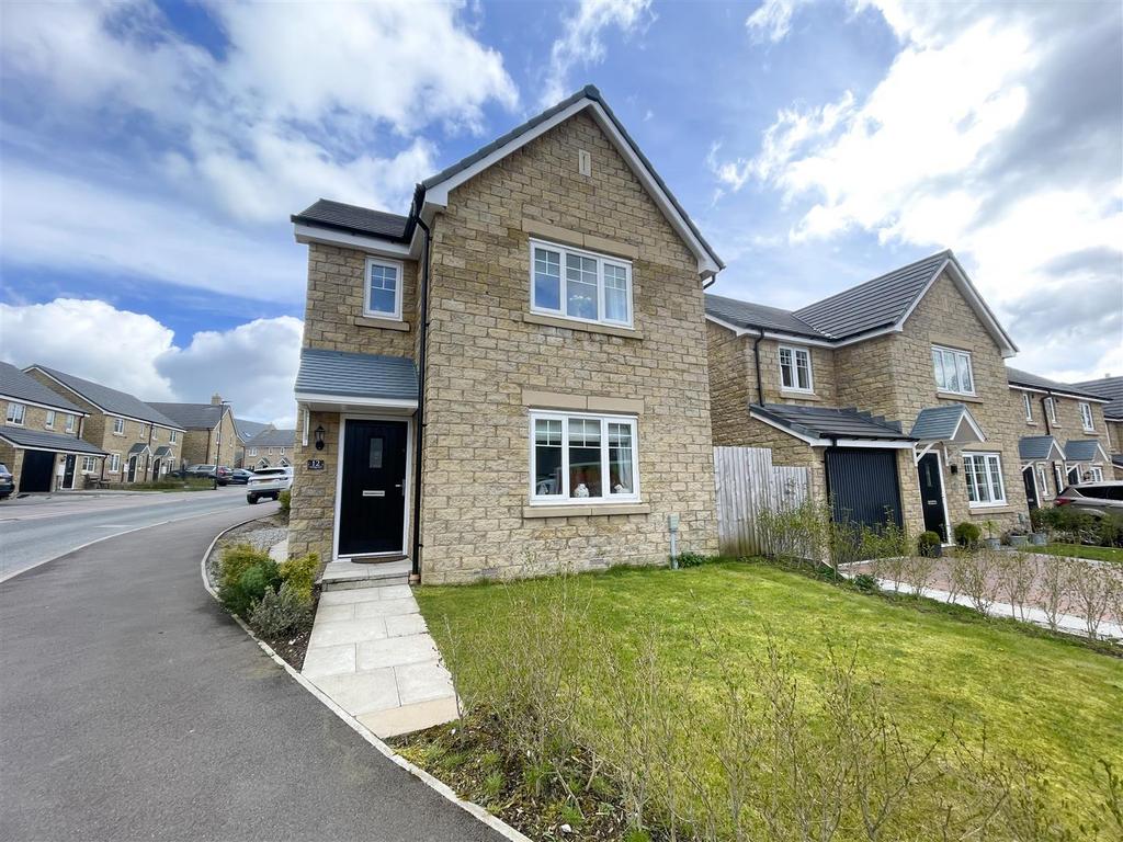 Starling Road, Harpur Hill, Buxton 3 bed detached house - £315,000