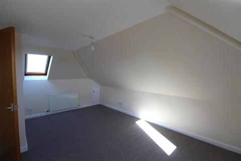 3 bedroom apartment to rent, Fore Street, Seaton