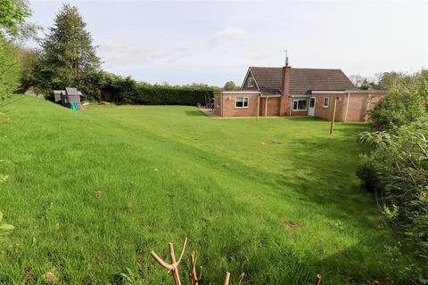 5 bedroom detached bungalow for sale, Winston Road, Spilsby