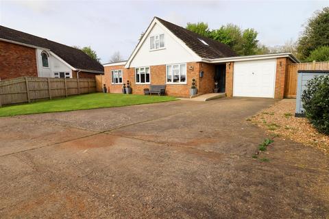 5 bedroom detached bungalow for sale, Winston Road, Spilsby