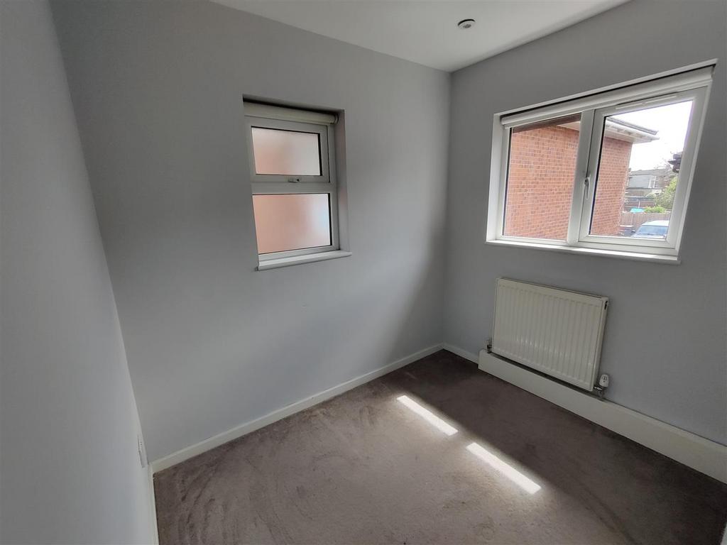 Flat 2, 179 Buttcourt Bedroom Small.jpg