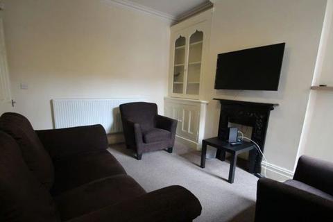 4 bedroom terraced house to rent, Stuart Street, Leicester