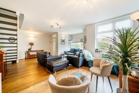 4 bedroom end of terrace house for sale, Pevensey Close, Isleworth TW7