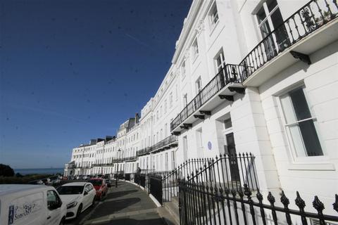 1 bedroom flat for sale, Lewes Crescent, Brighton